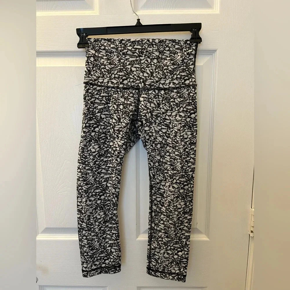 Lululemon Wunder Under Crop Hi-Rise 21”